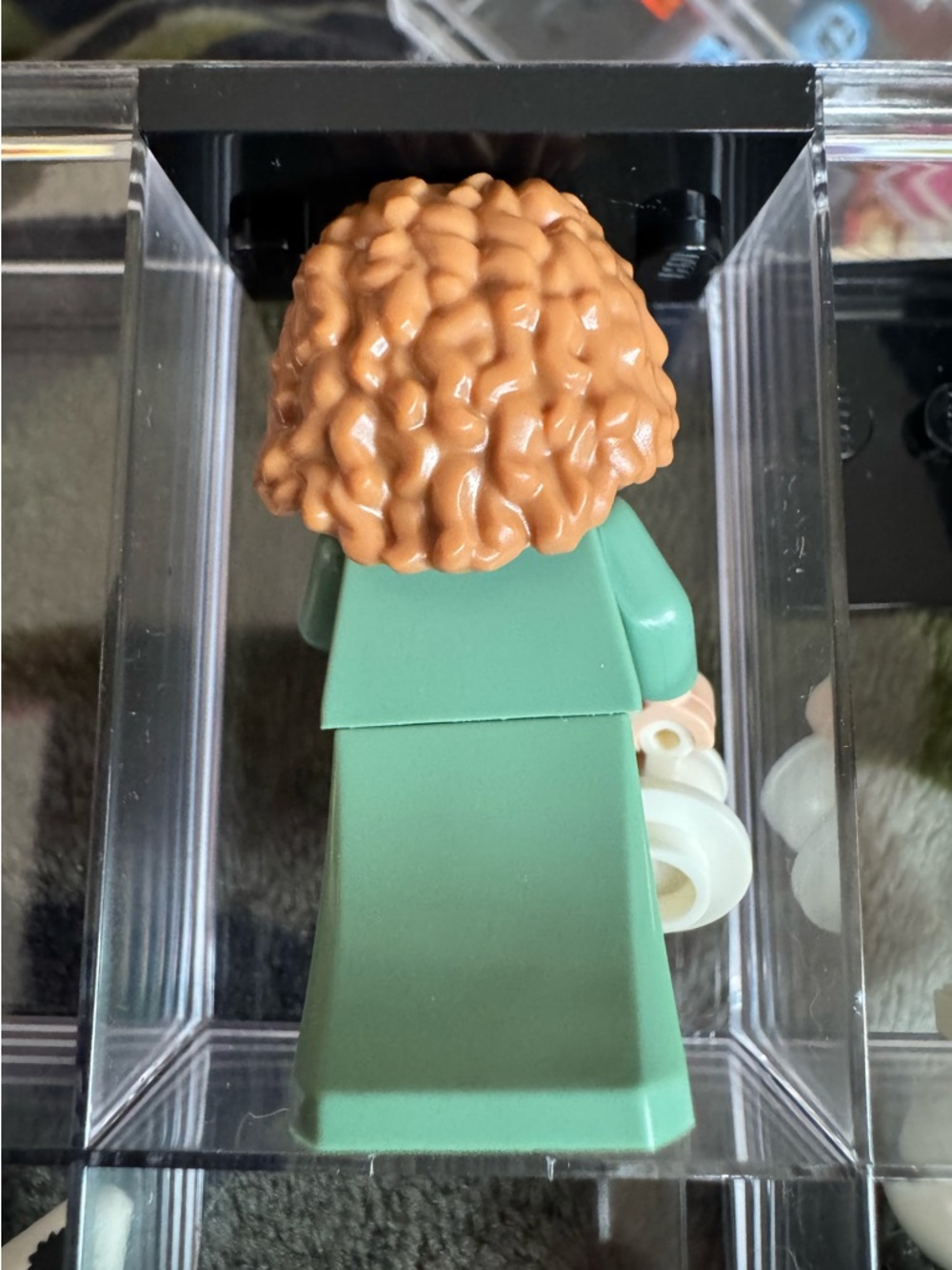 LEGO 71022 Harry Potter Series 1 Minifigs -Professor Trelawney - Picture 2 of 2